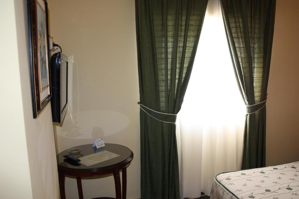 Hotel Frijon Aceuchal Room photo